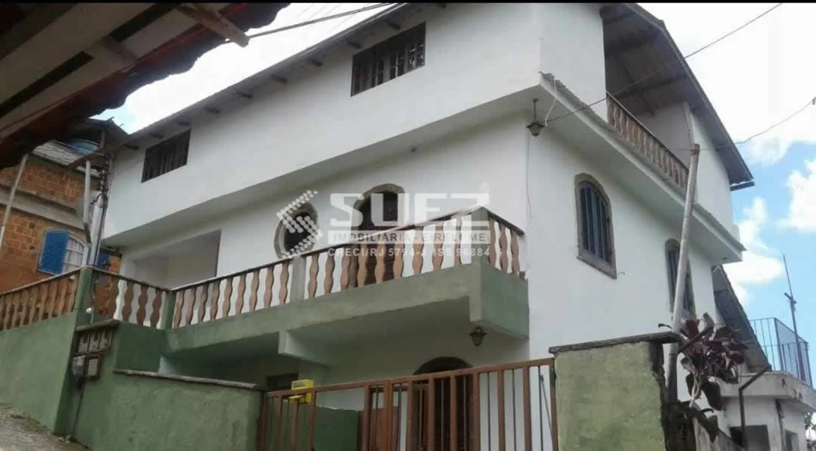 3 casas em um prédio – venda no Bingen, Petrópolis (investimento ou família)