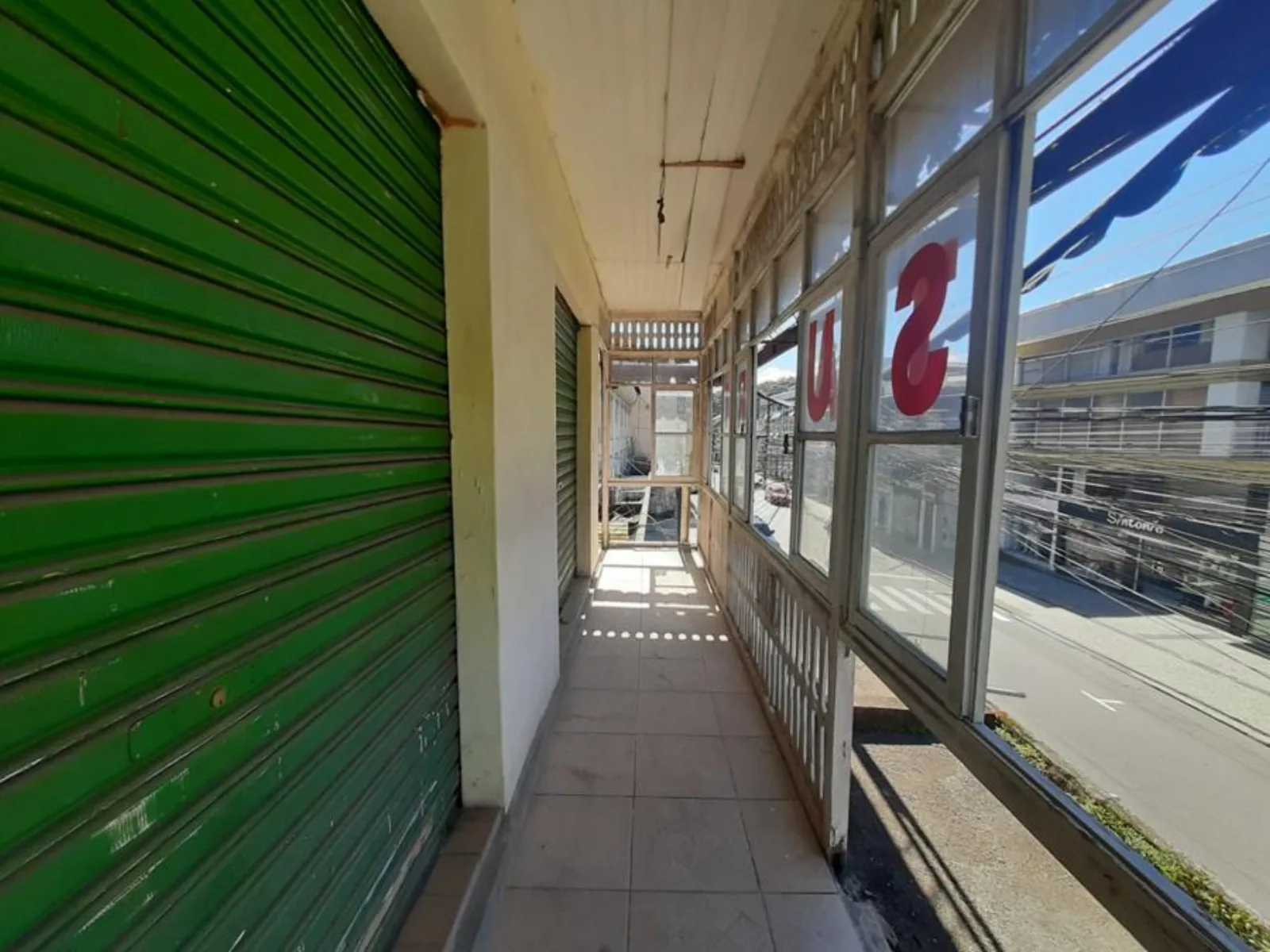 Sobrado com excelente localização – venda na Rua Teresa, Petrópolis      Na charmosa Rua Teresa, próximo a comércio, escolas e transporte.