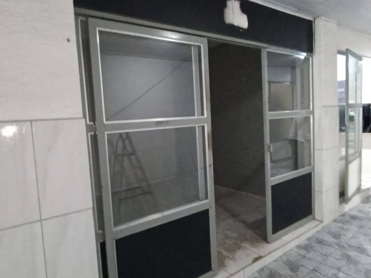 Loja para locação no Centro da Posse – em frente à Praça Céu