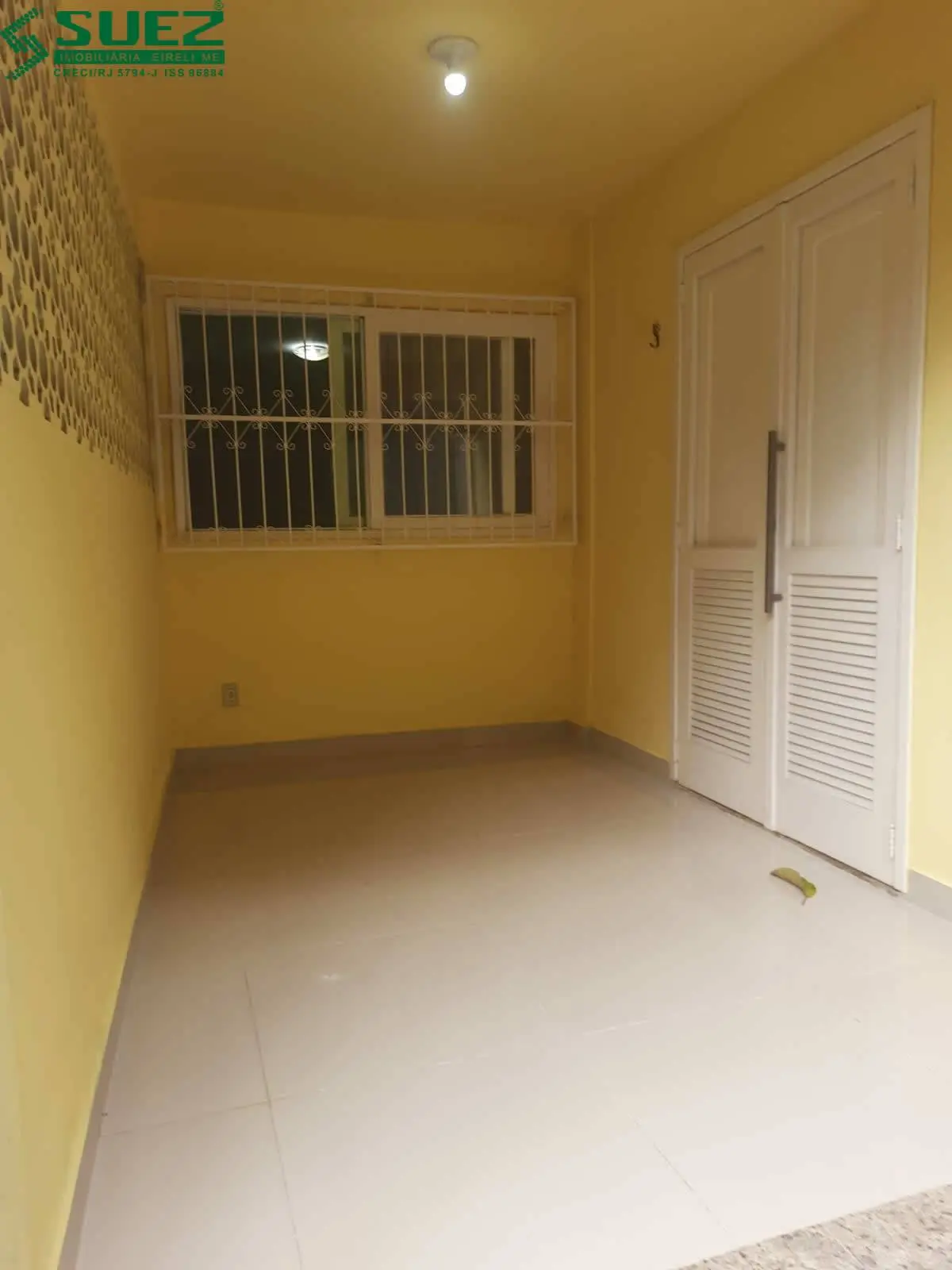 Casa para Alugar em Areal: 2 Suítes + Lavabo, 2 Salas e 2 Varandas | R$ 1.500