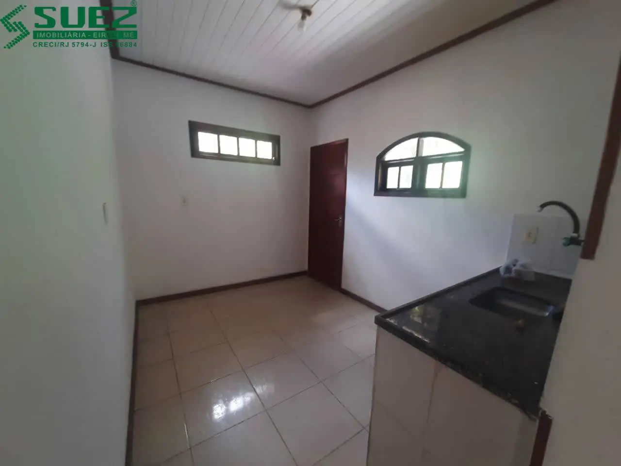 Casa para Alugar na Posse (Silveira da Motta) – 2 Quartos, Ambientes Amplos e Perto do Ponto | R$ 1.500