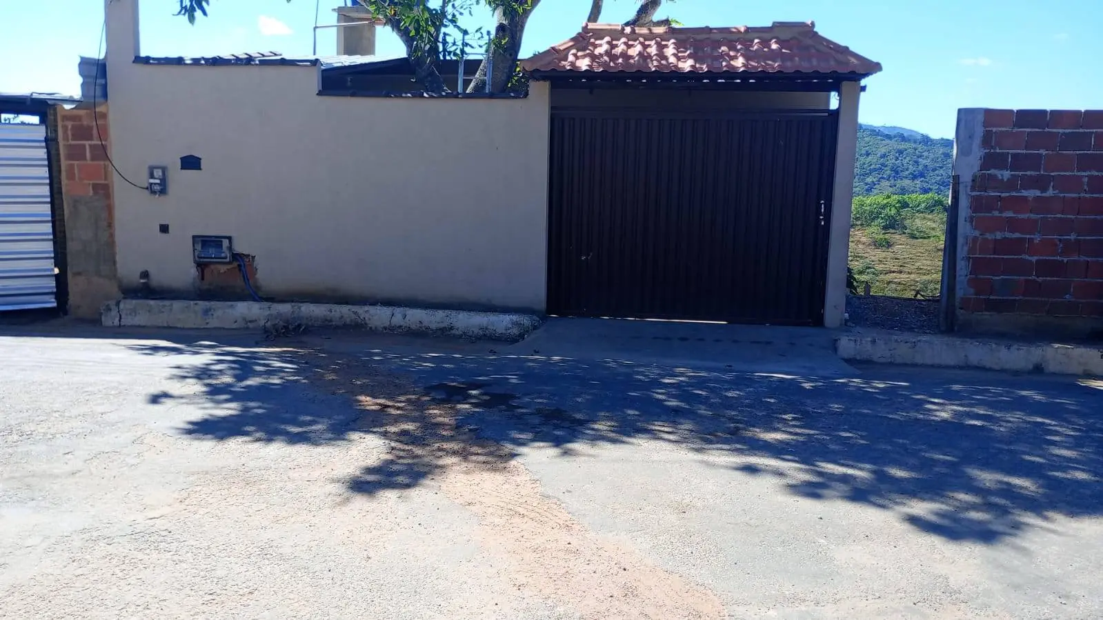 Casa para alugar em Areal – R$ 800, perto do centro, com quarto, banheiro, cozinha conjugada com sala e área