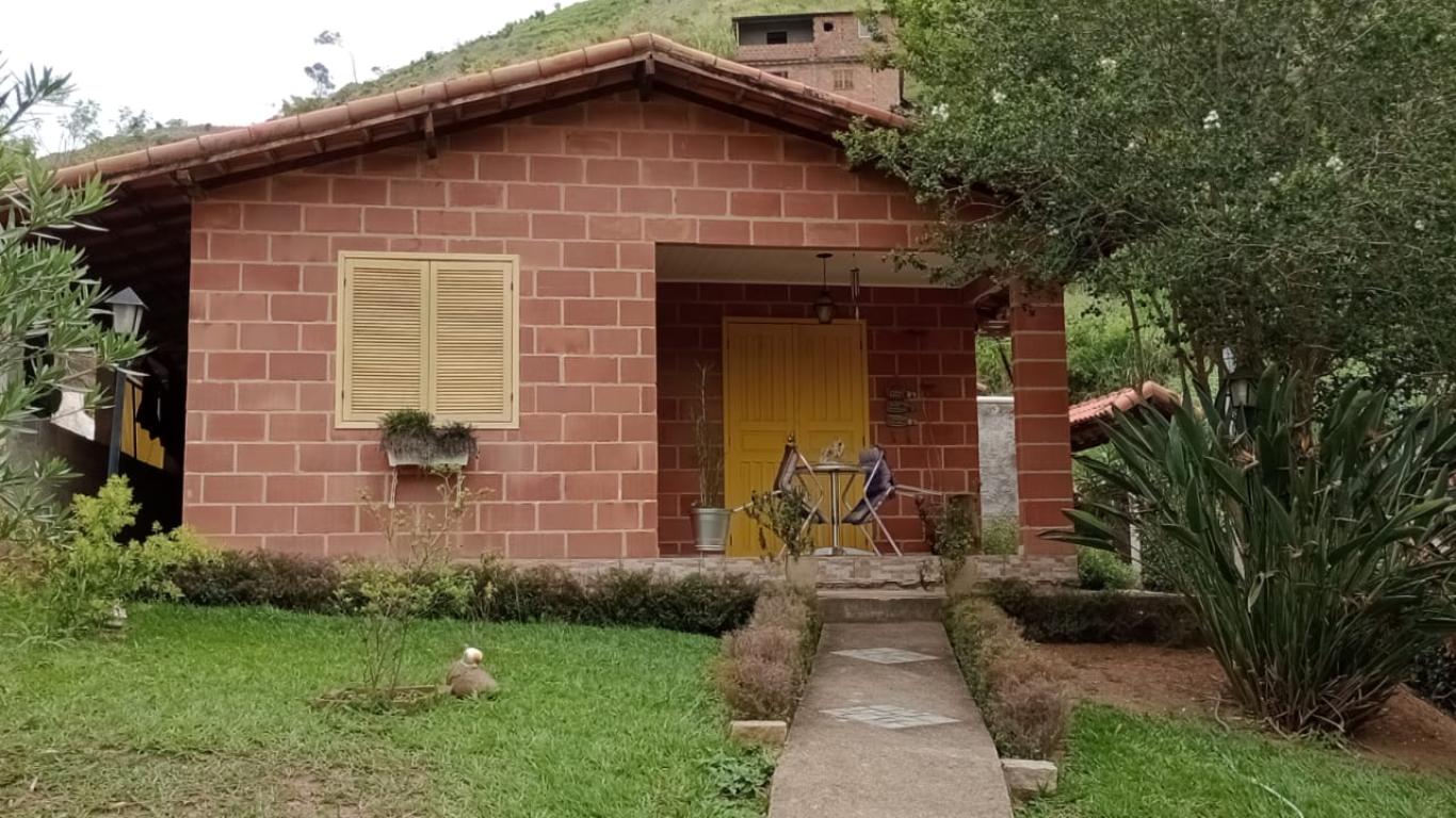 Casa a venda em Areal Barata